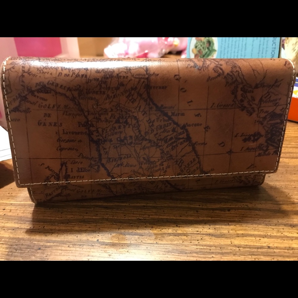 Patricia Nash Old World Map Wallet